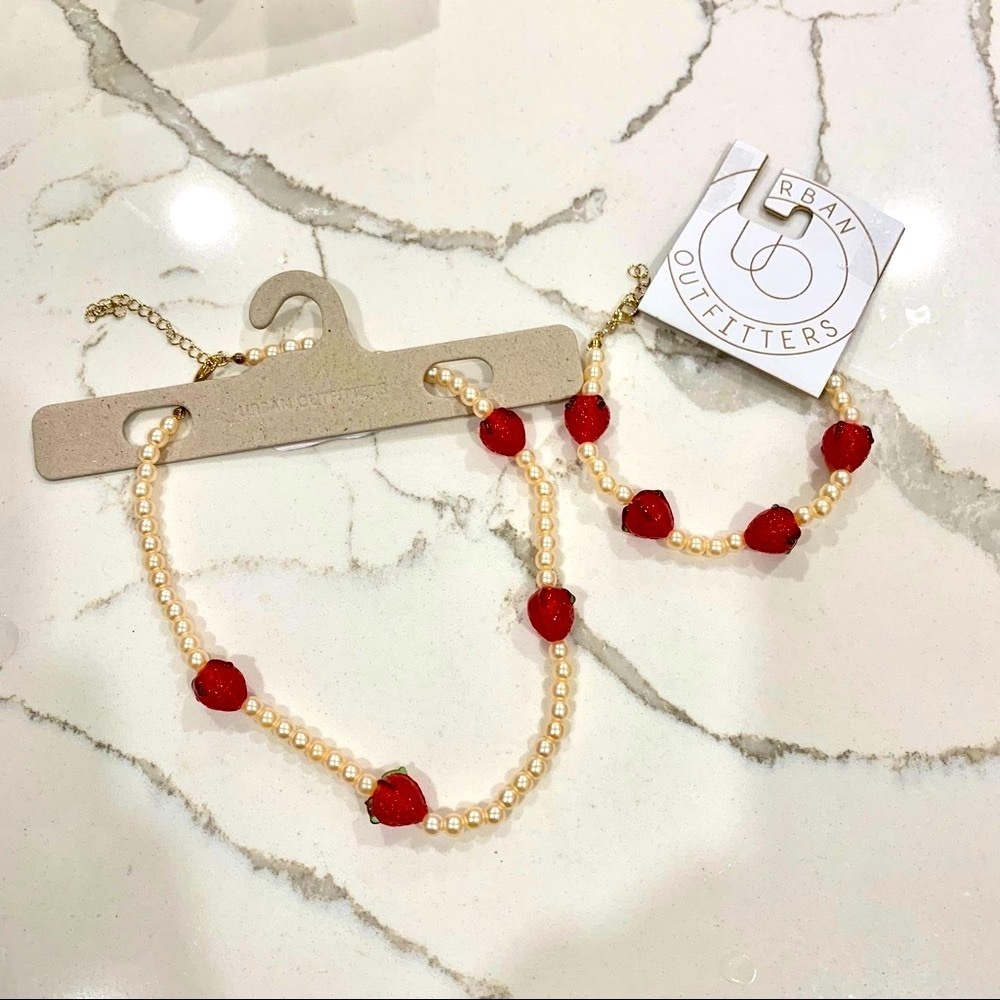 🍓 Urban Outfitters Strawberry Amelie Pearl Icon Beaded Necklace & Bracelet Set